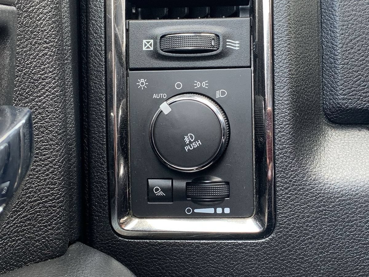 Used 2014 RAM 1500 Sport w/ Sport Premium Group AWD/4WD image 17