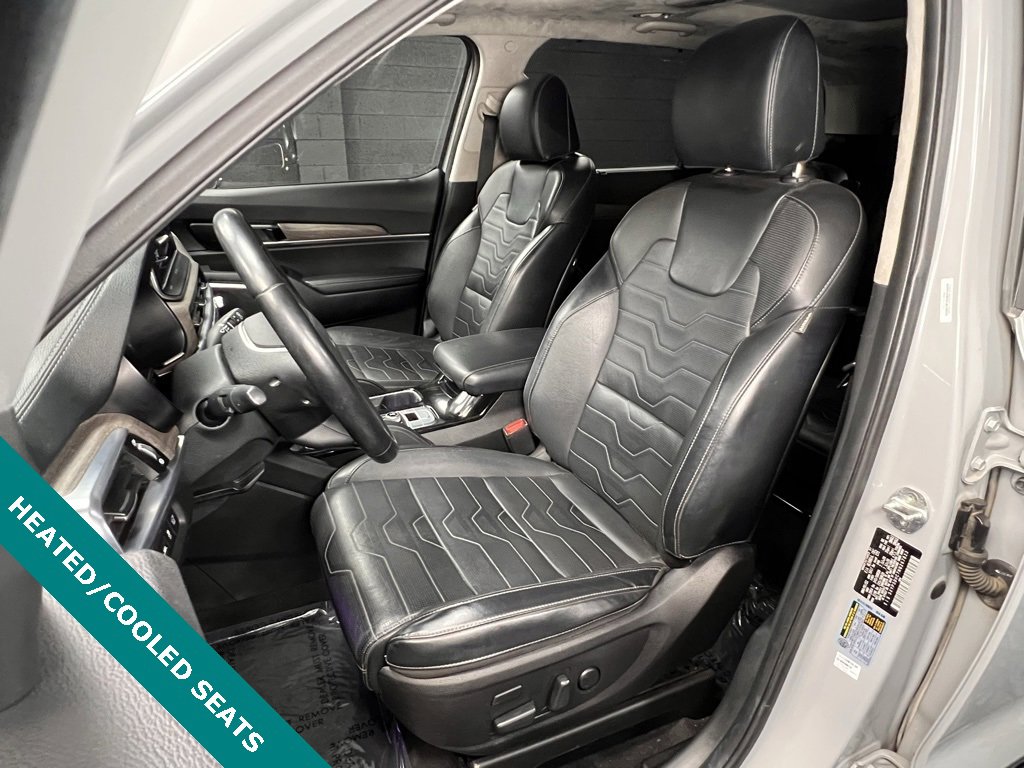 Used 2022 Kia Telluride SX w/ SX Prestige Package image 3