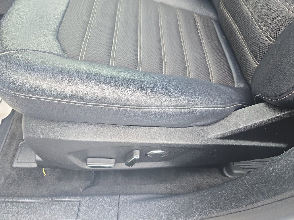 Used 2018 Ford Fusion SE image 15