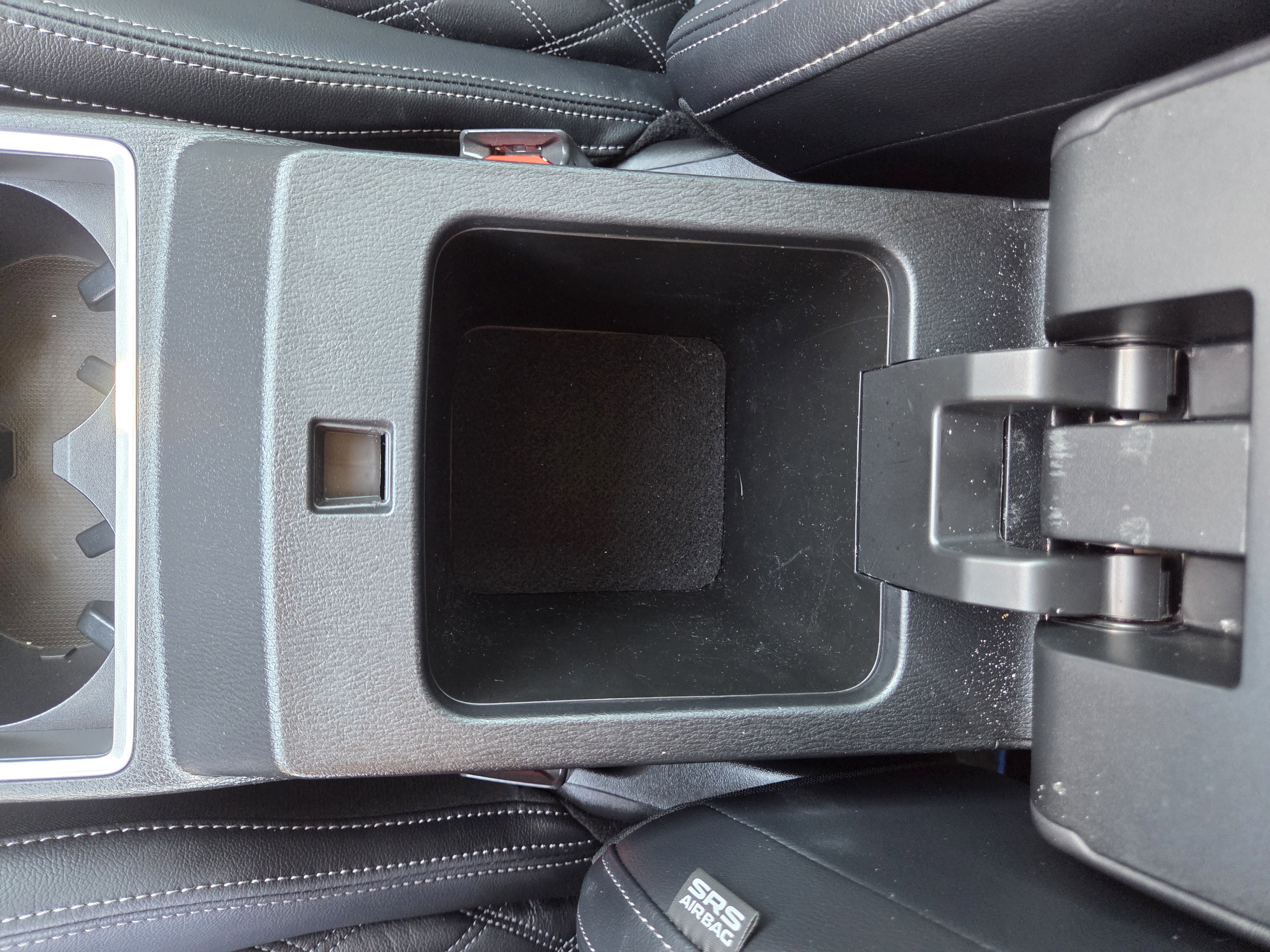 Used 2024 Mitsubishi Outlander SEL Black Edition image 31