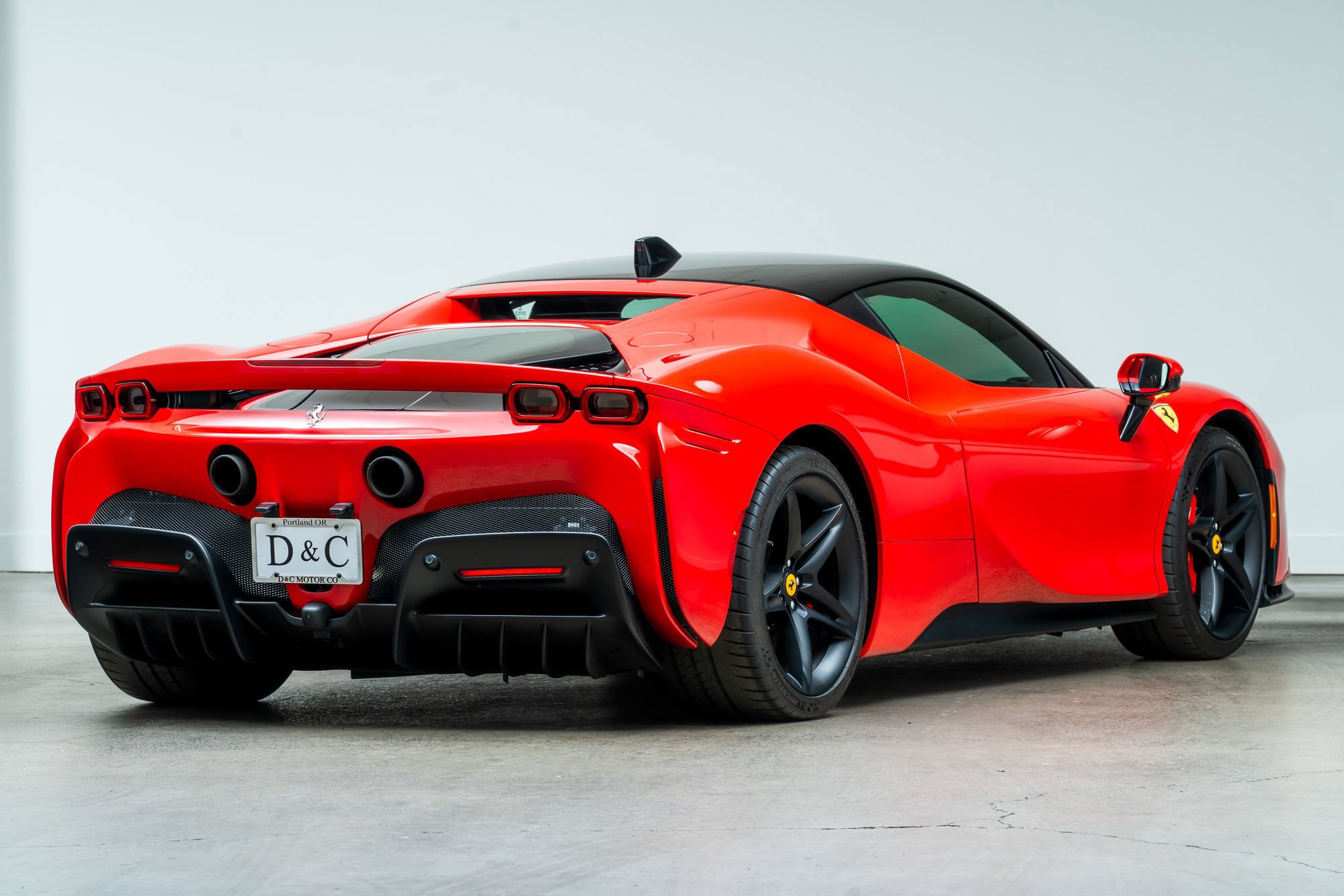 Used 2022 Ferrari SF90 Stradale AWD/4WD image 8