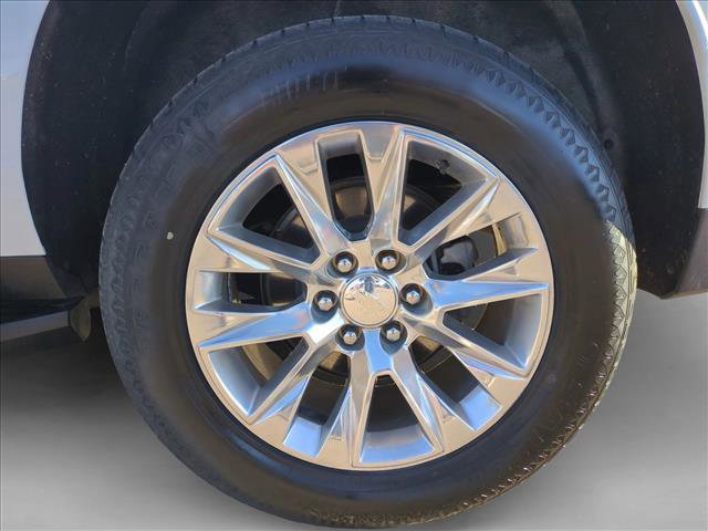 Used 2023 Chevrolet Suburban Premier image 25