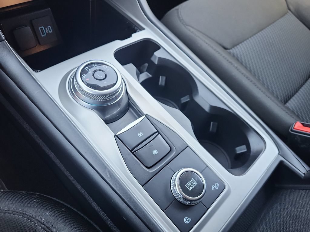 Used 2023 Ford Explorer XLT AWD/4WD image 32