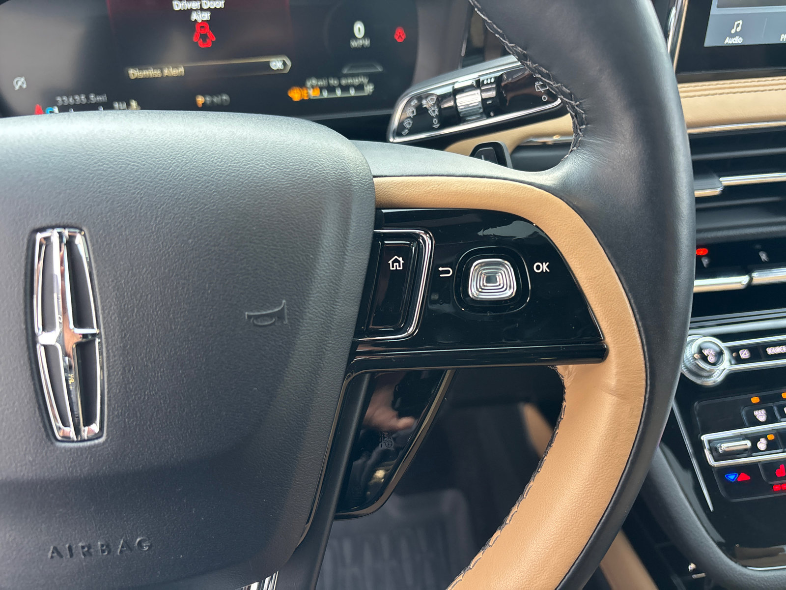 Certified 2022 Lincoln Corsair Reserve w/ Equipment Group 201A image 18