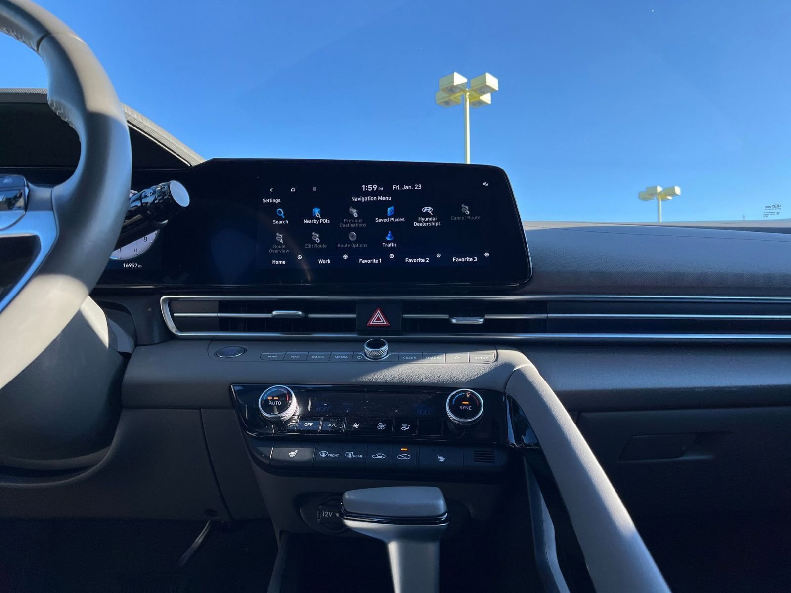 Used 2025 Hyundai Elantra SEL image 22