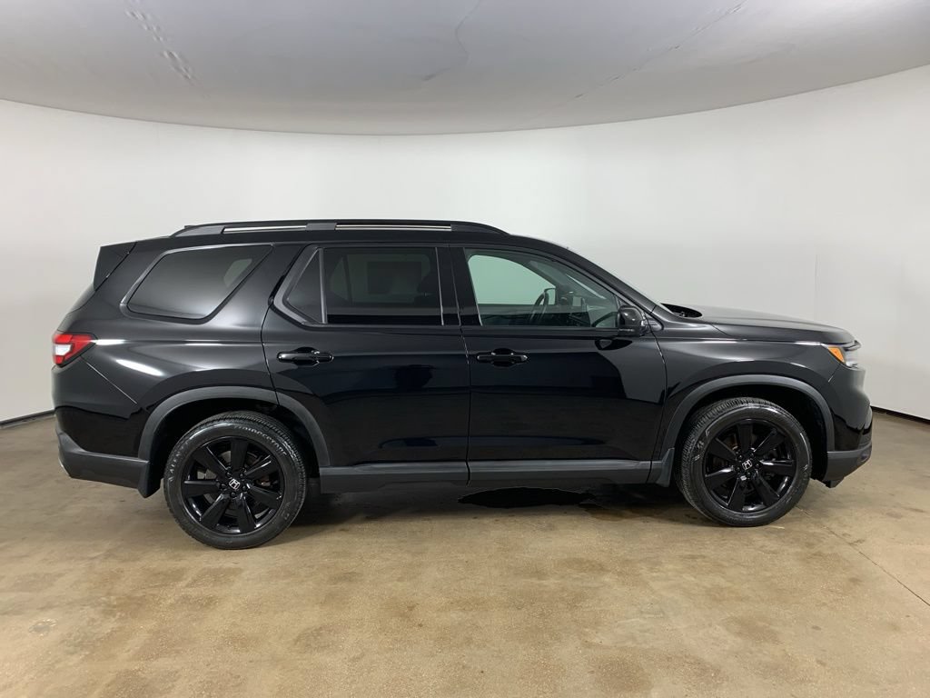 Used 2025 Honda Pilot Black Edition image 7