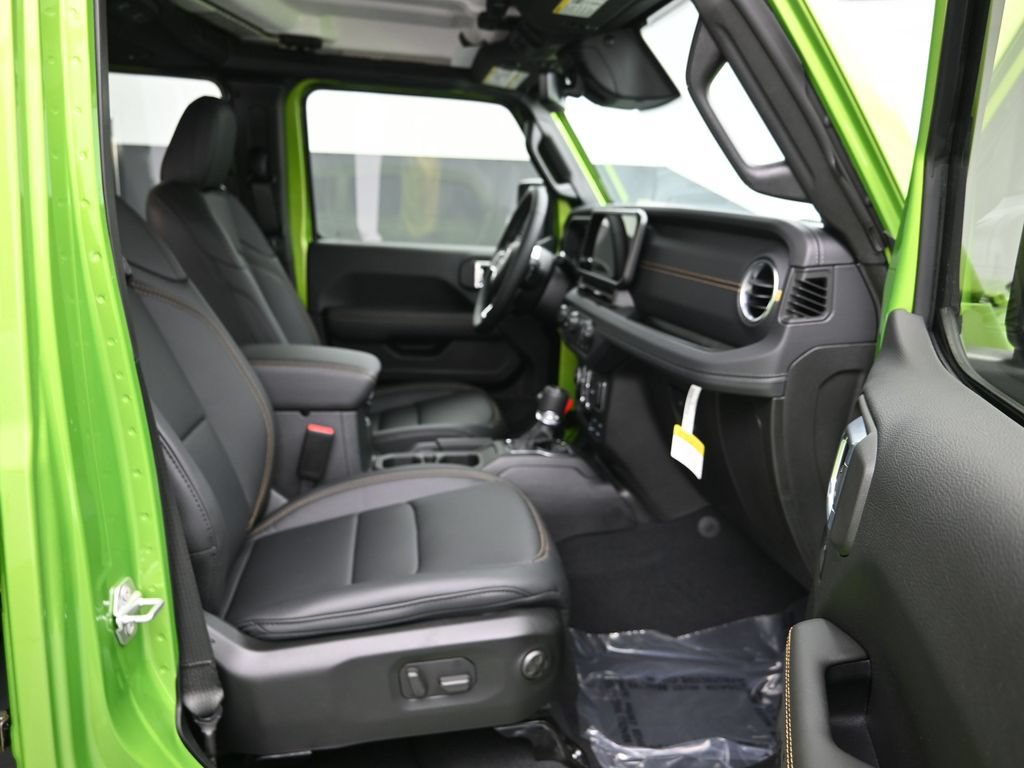 New 2026 Jeep Wrangler Unlimited Sahara AWD/4WD image 31