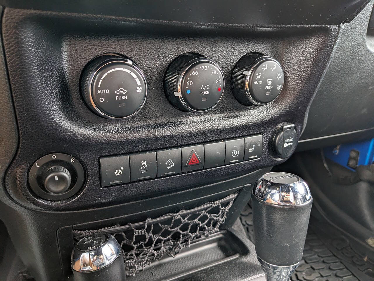 Used 2014 Jeep Wrangler Altitude image 24