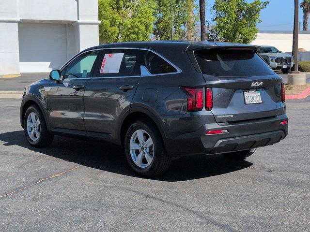 Used 2023 Kia Sorento LX FWD image 7