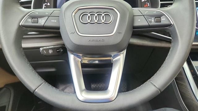 Used 2023 Audi Q8 Premium Plus w/ Premium Plus Package AWD/4WD image 39