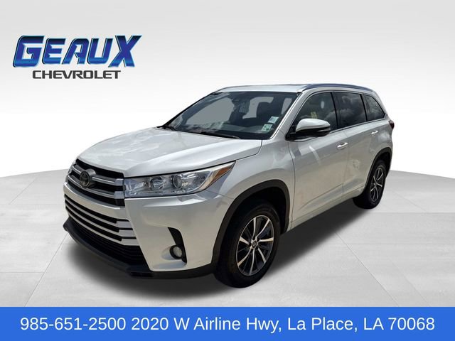 Used 2017 Toyota Highlander XLE FWD image 1