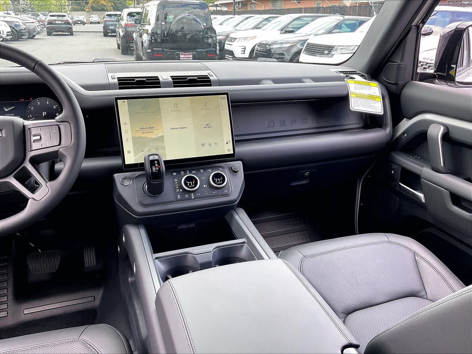 New 2026 Land Rover Defender 110 X-Dynamic SE AWD/4WD image 9
