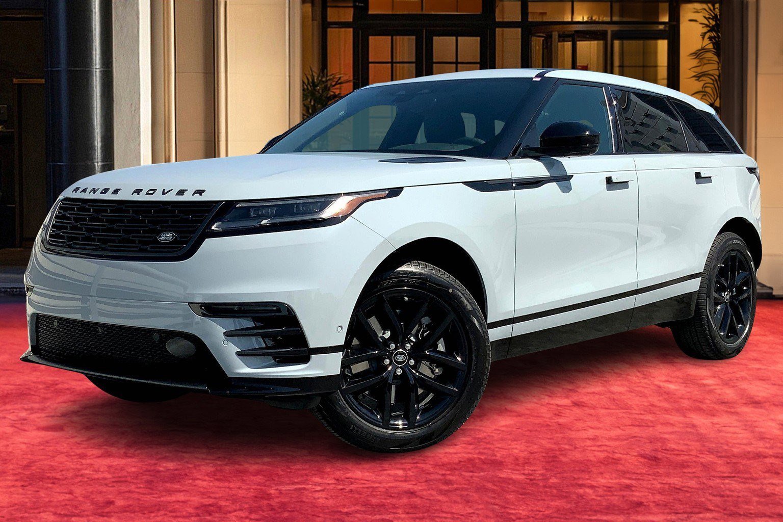 New 2026 Land Rover Range Rover Velar Dynamic SE image 1