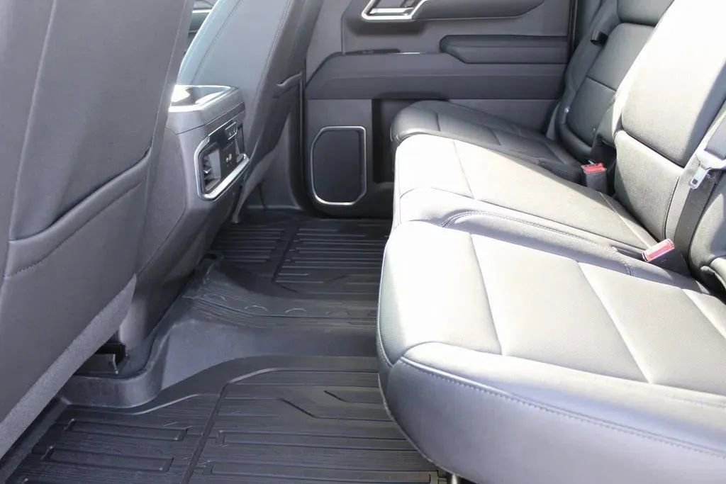 New 2026 GMC Sierra 1500 SLT image 26