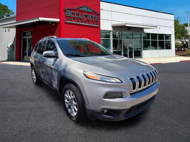 Used 2016 Jeep Cherokee Latitude w/ Safety/Convenience Group AWD/4WD image 2