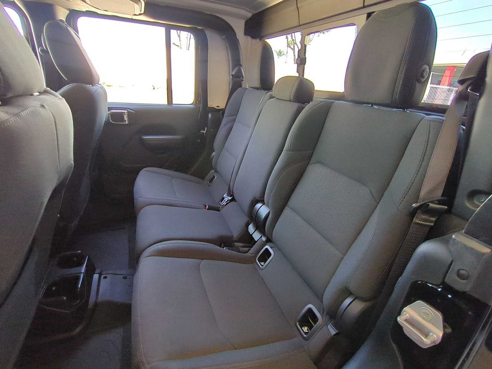 Used 2021 Jeep Gladiator Sport AWD/4WD image 23