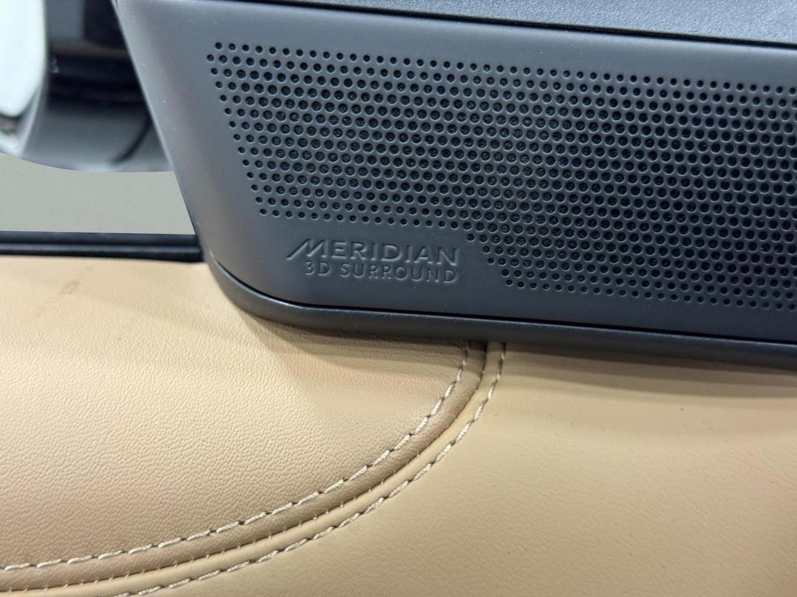 New 2026 Land Rover Range Rover SE image 23