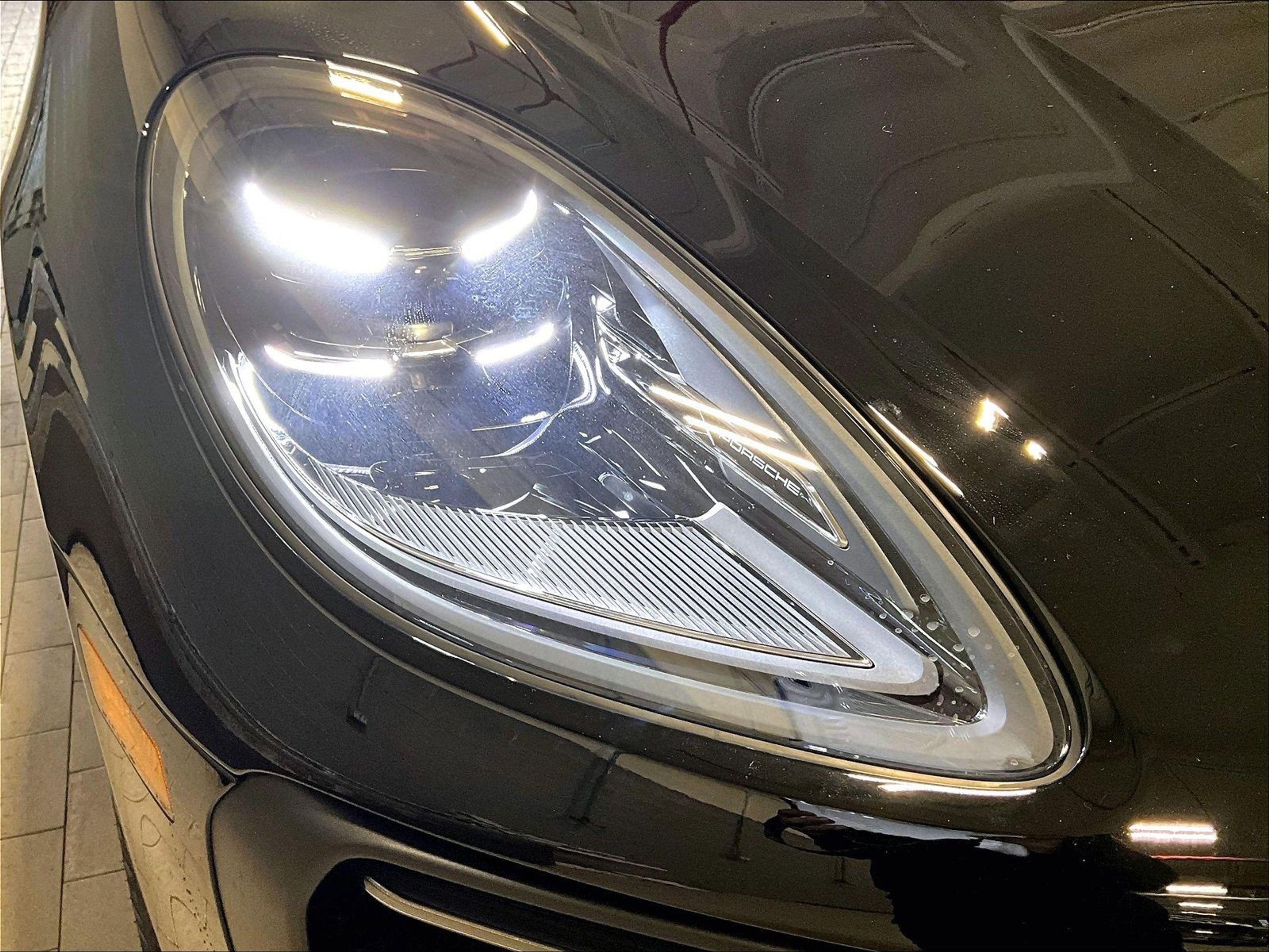 New 2026 Porsche Macan image 23