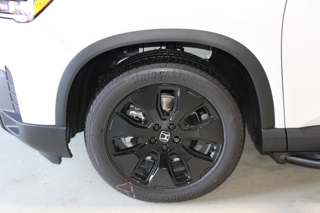 New 2026 Honda Pilot Black Edition image 4