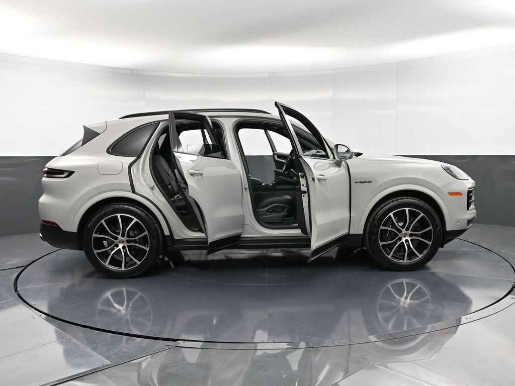New 2026 Porsche Cayenne E-Hybrid image 38