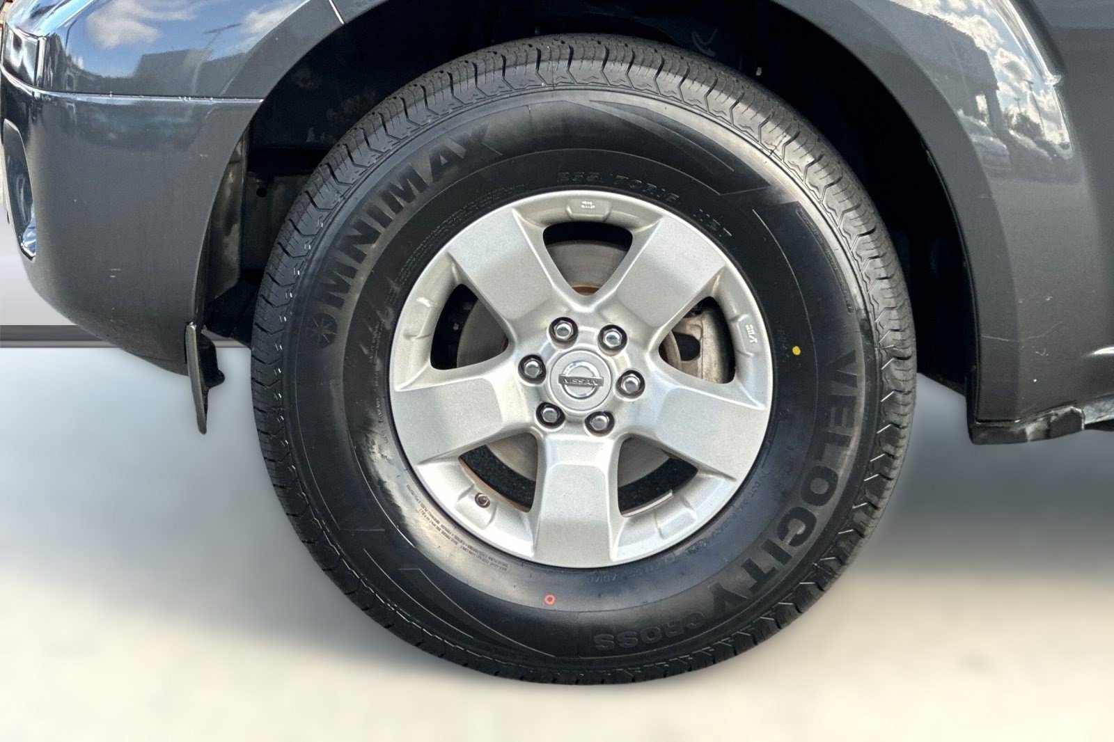 Used 2013 Nissan Frontier SV w/ SV Value Truck Pkg RWD image 12
