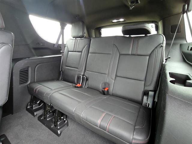 Used 2024 Chevrolet Suburban RST w/ Luxury Package RWD image 23