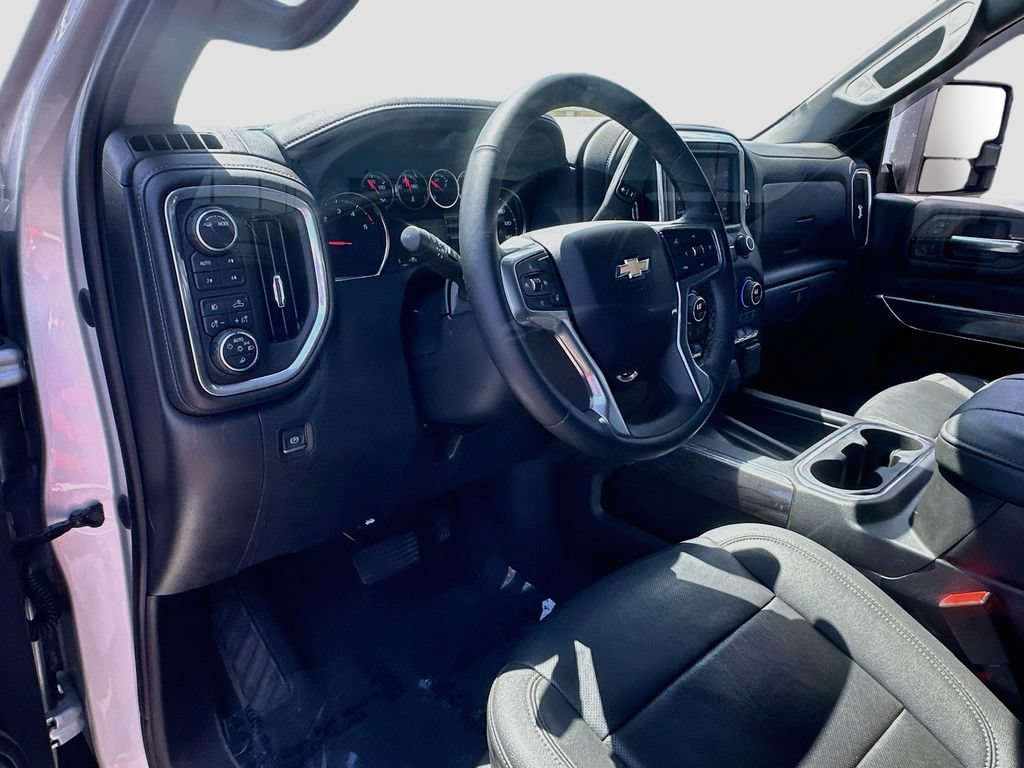 Used 2023 Chevrolet Silverado 2500 LTZ w/ LTZ Convenience Package AWD/4WD image 9