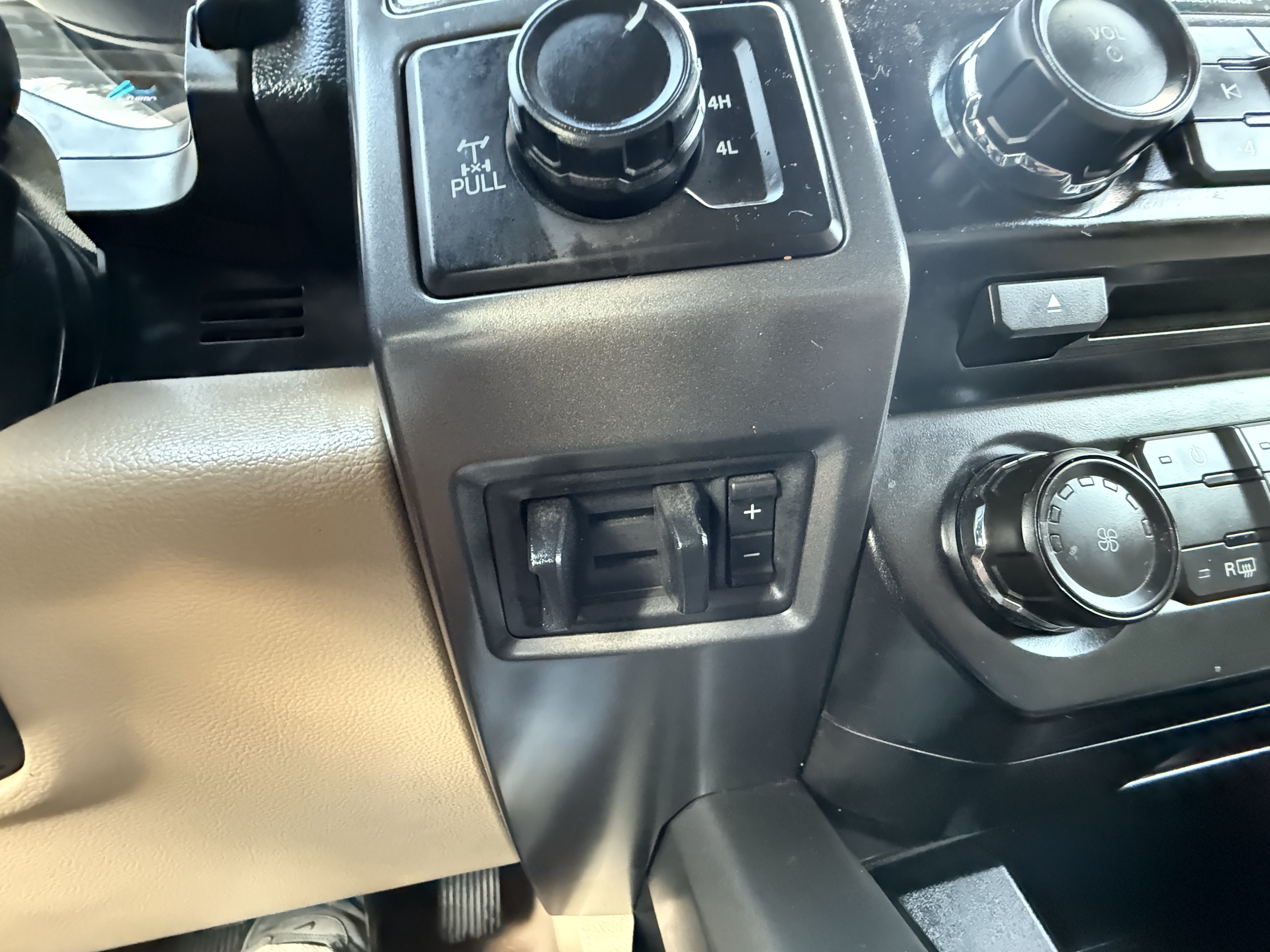 Used 2017 Ford F250 XLT w/ XLT Value Package AWD/4WD image 26