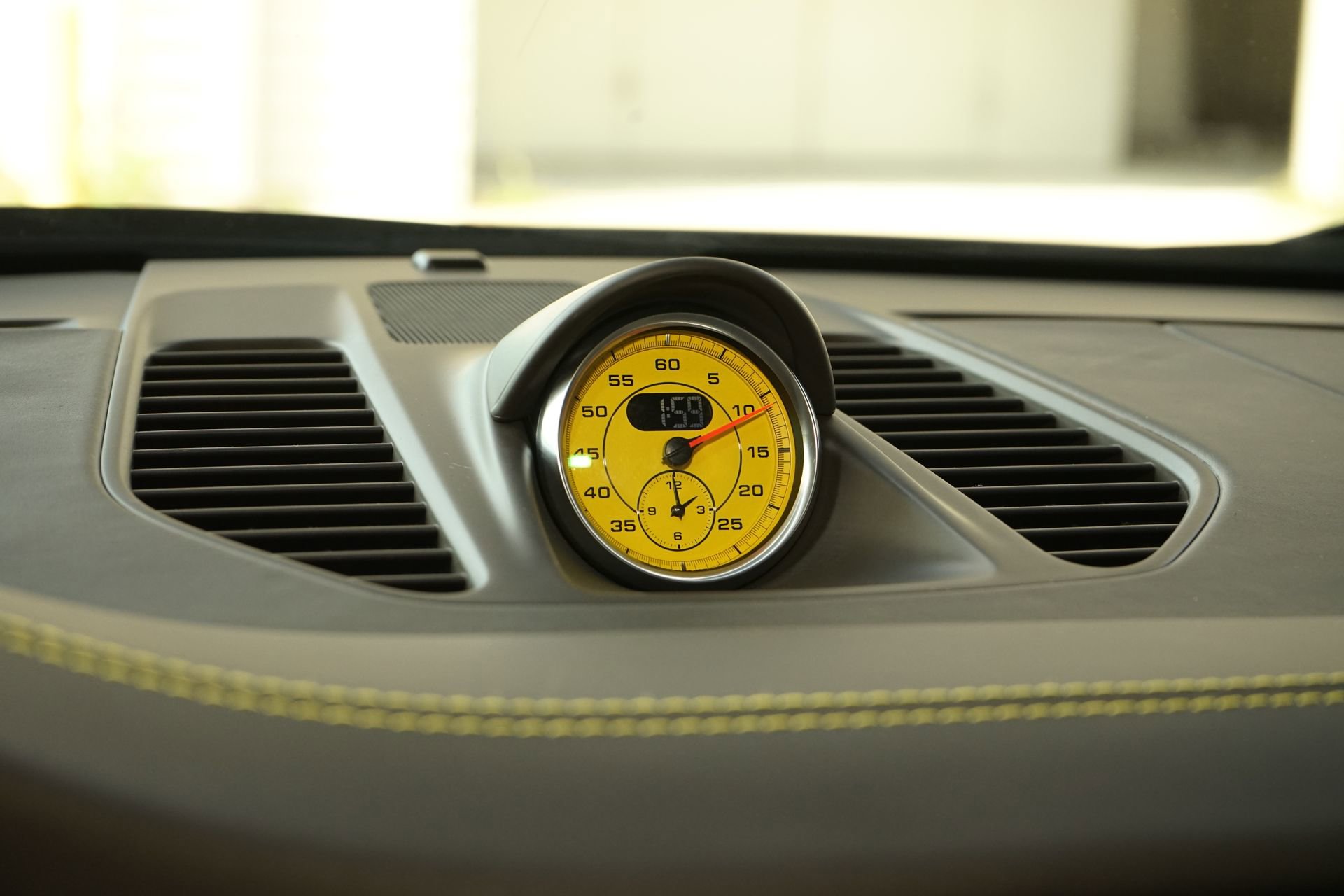 Used 2014 Porsche 911 Turbo S image 27