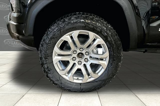 New 2026 GMC Canyon Denali w/ LPO, Denali Black Edition AWD/4WD image 8