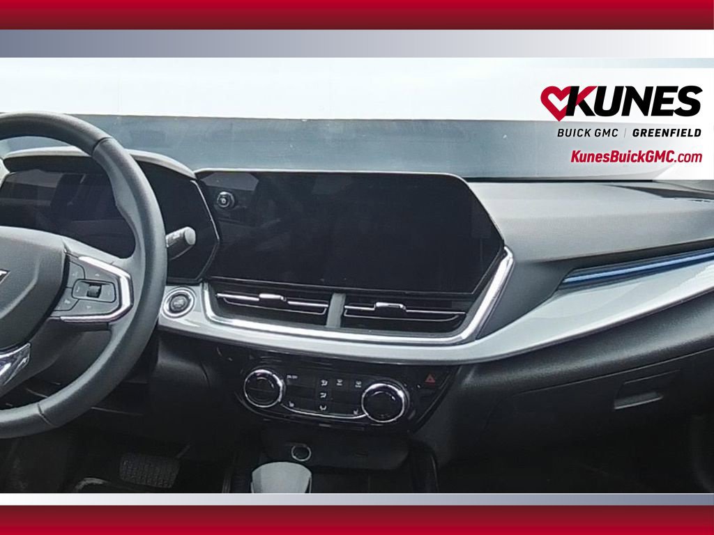 Used 2025 Chevrolet Trax LT w/ LT Convenience Package FWD image 22