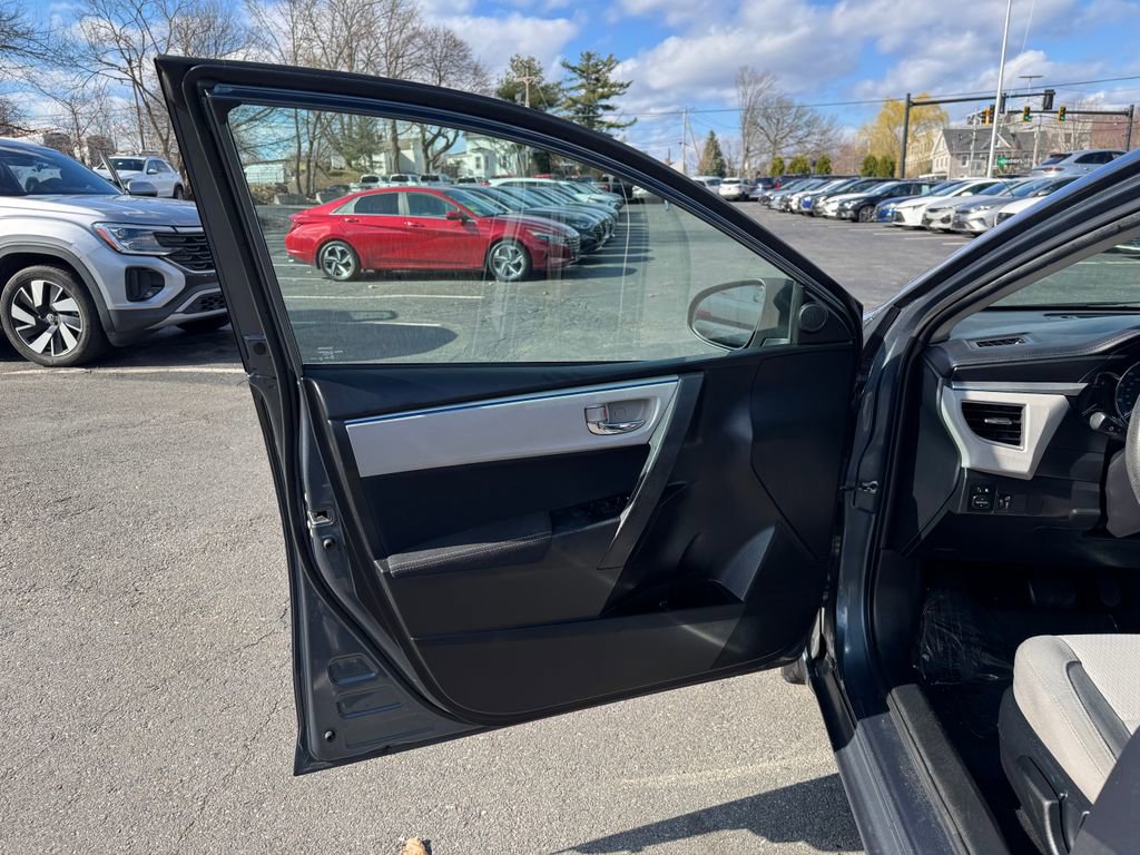 Used 2015 Toyota Corolla LE w/ Driver Convenience Package FWD image 18