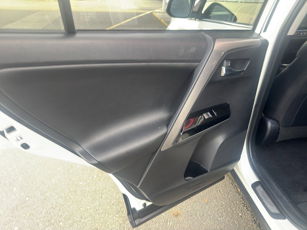 Used 2016 Toyota RAV4 Limited w/ Advanced Technology Package image 10