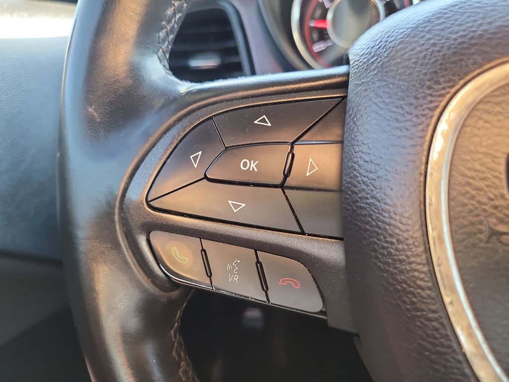 Used 2016 Dodge Challenger SXT image 21