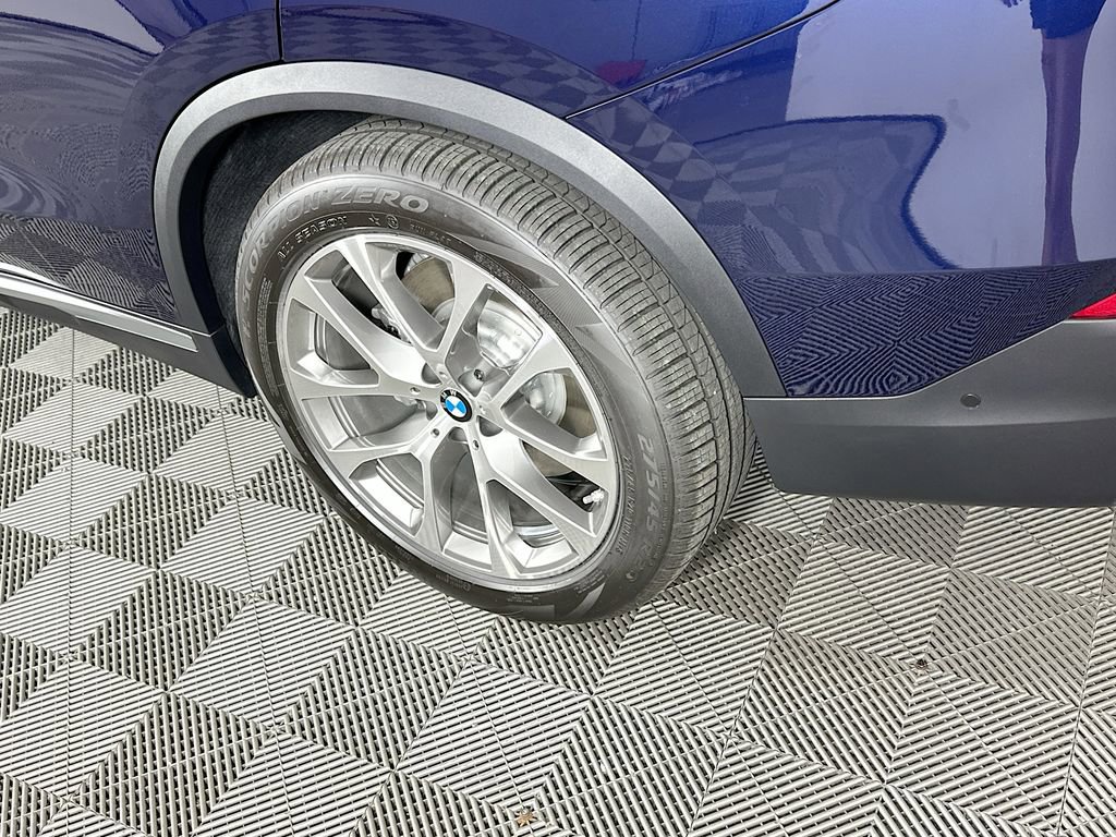 New 2026 BMW X5 xDrive50e w/ Premium Package image 39