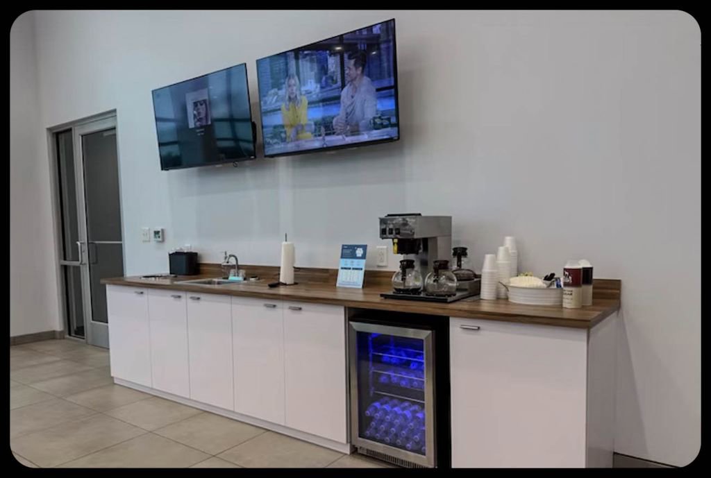 Used 2021 Toyota Venza Limited w/ Advanced Technology Package AWD/4WD image 12