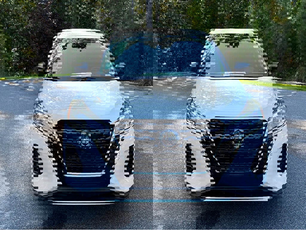 New 2025 Nissan Kicks Play S image 2