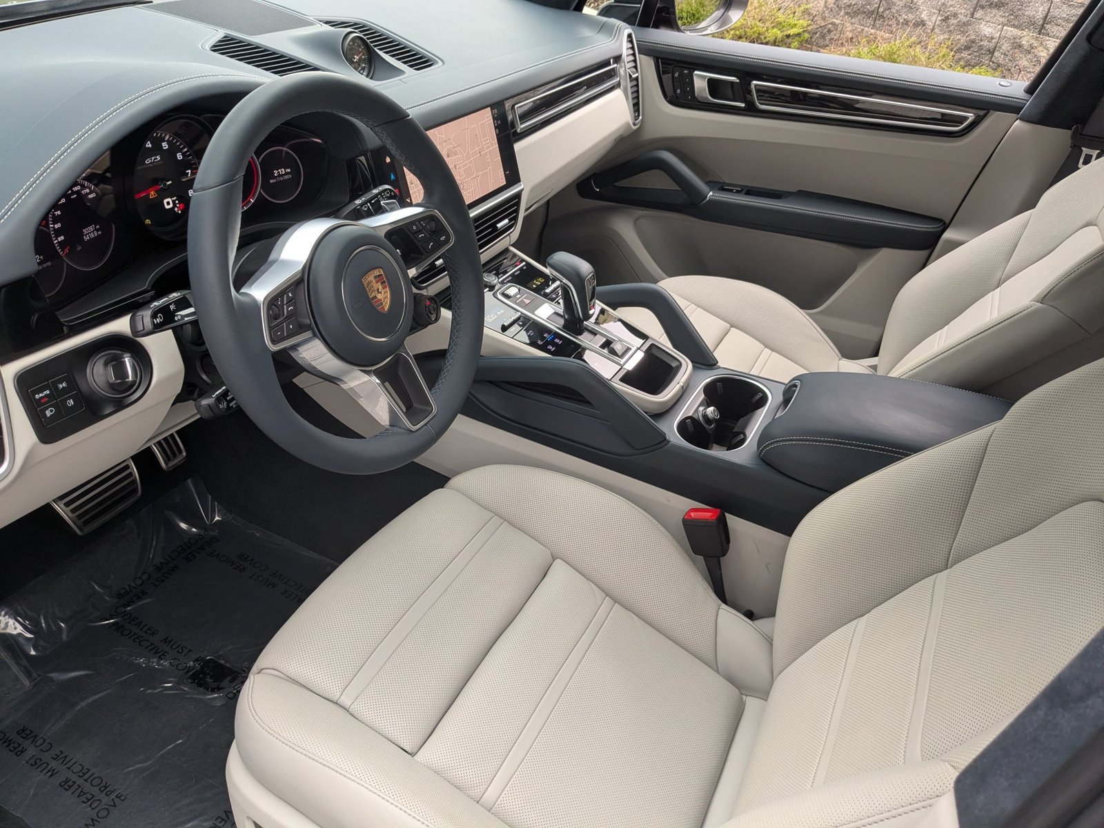 Certified 2023 Porsche Cayenne GTS AWD/4WD image 4