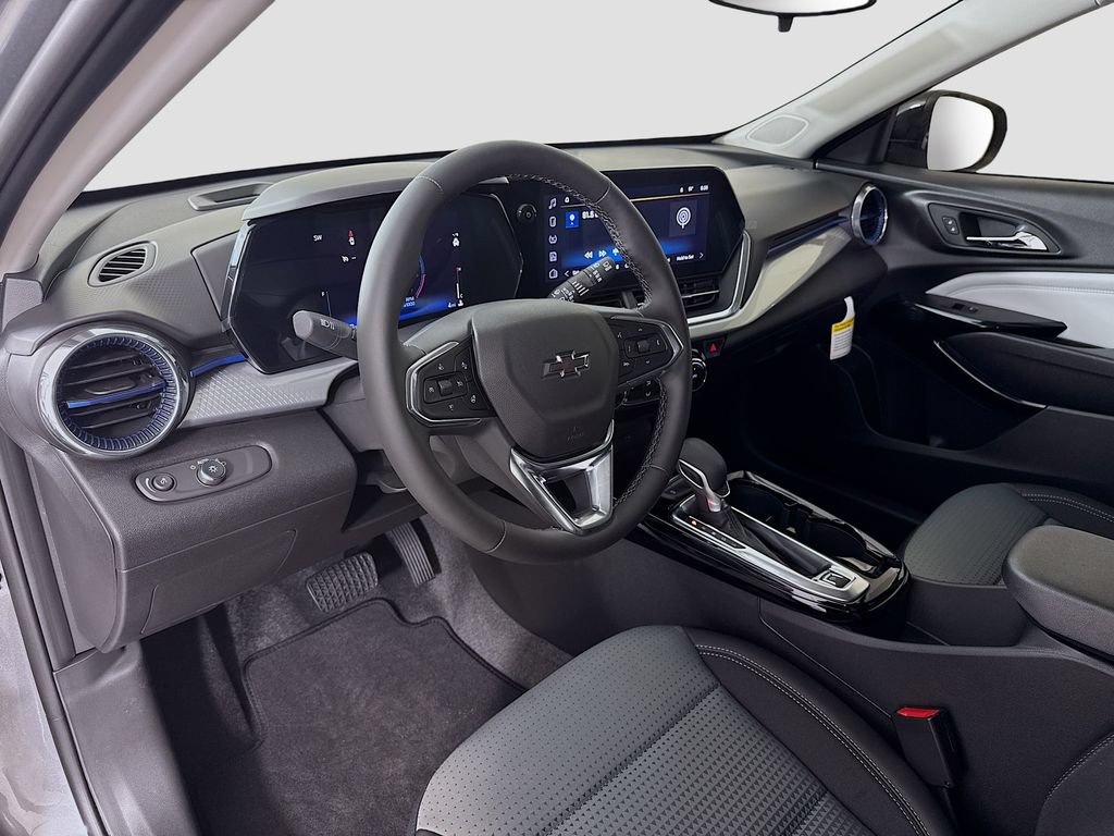 New 2026 Chevrolet Trax LT w/ Midnight Edition FWD image 10