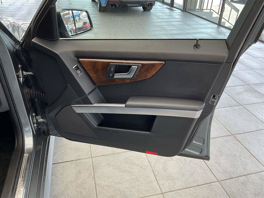 Used 2012 Mercedes-Benz GLK 350 4MATIC image 13