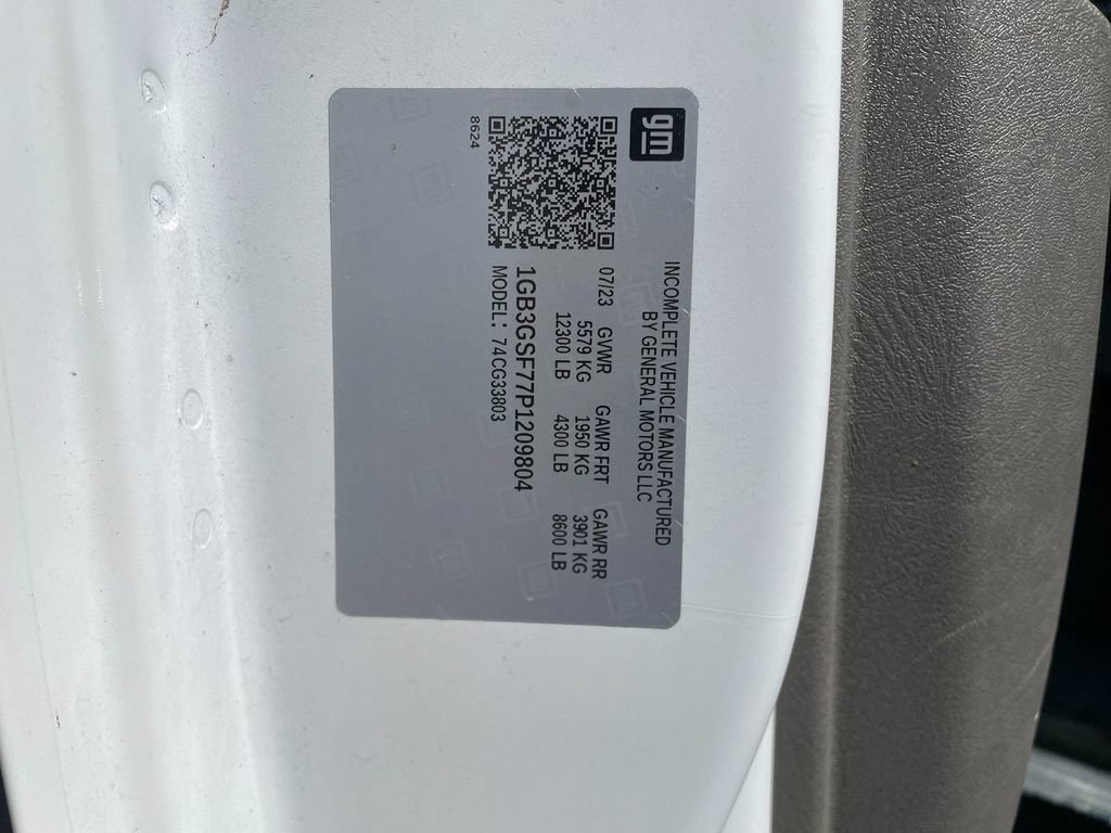 Used 2023 Chevrolet Express 3500 w/ Power Convenience Package RWD image 32