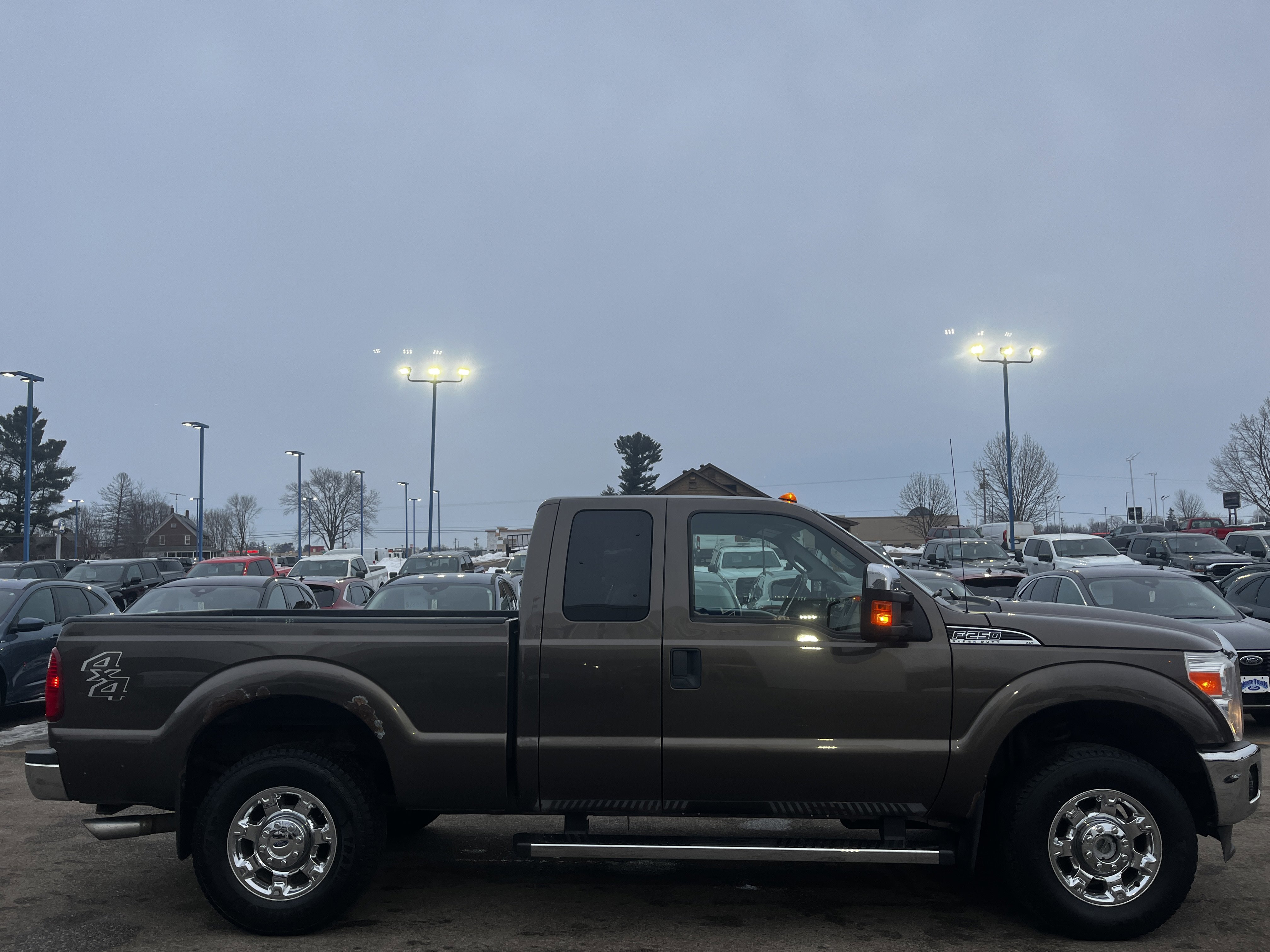 Used 2016 Ford F250 XLT w/ XLT Premium Package image 5