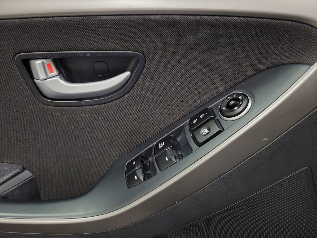 Used 2016 Hyundai Elantra GT image 19