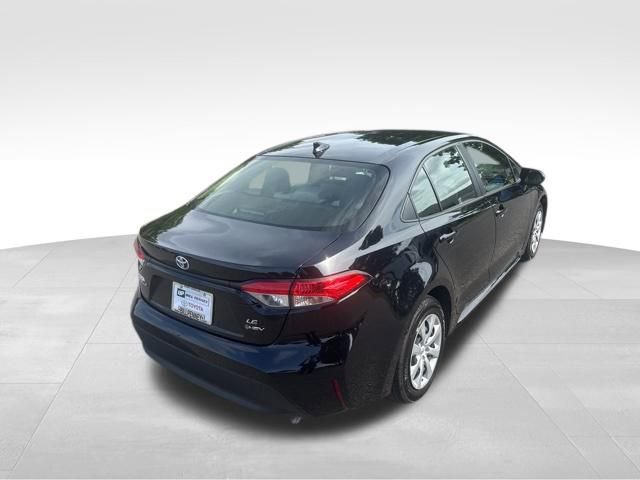Used 2025 Toyota Corolla LE FWD image 5