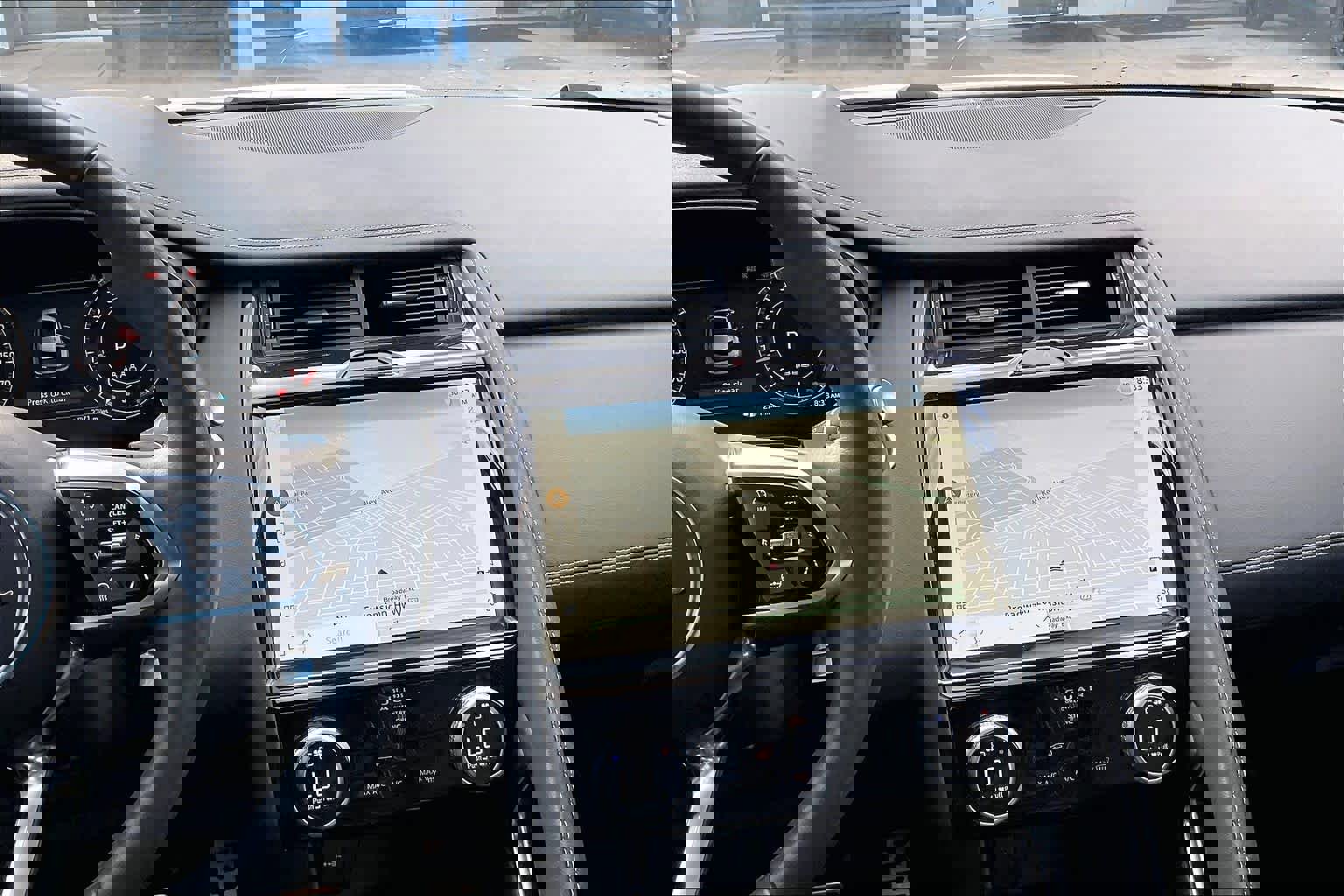 Used 2024 Jaguar E-PACE R-Dynamic SE AWD/4WD image 8