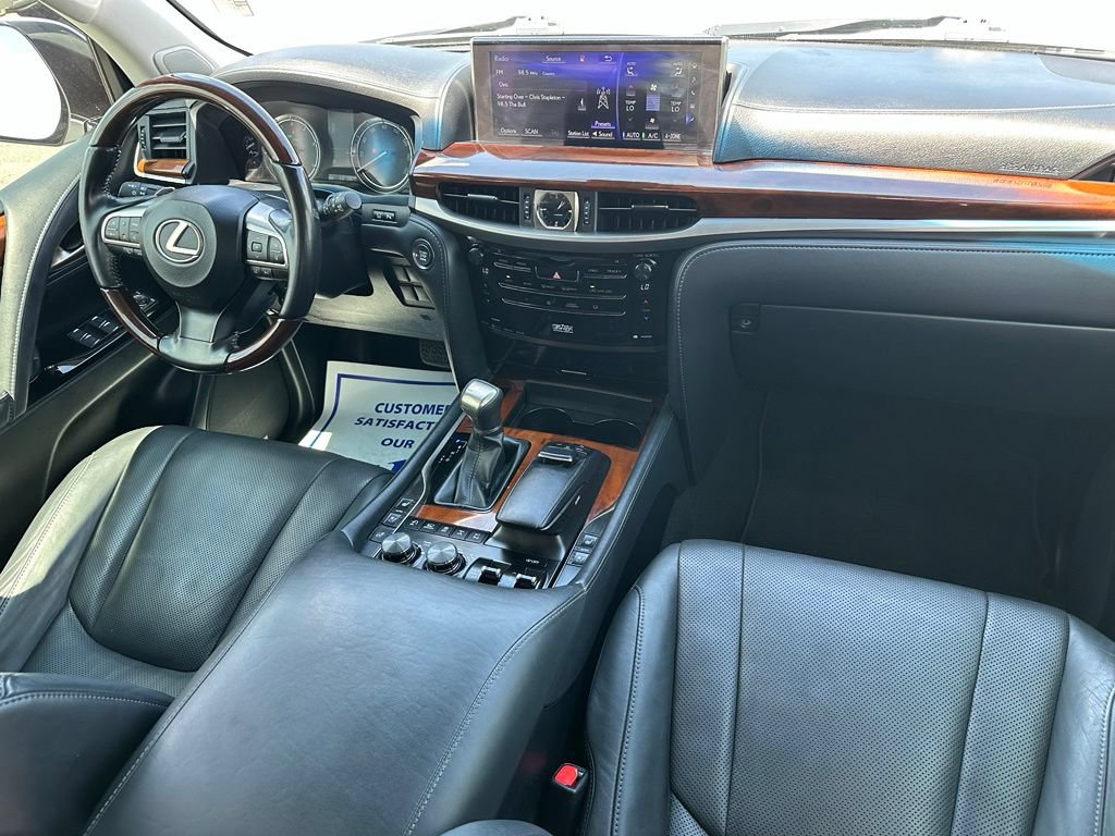Used 2020 Lexus LX 570 4WD w/ Luxury Package image 48