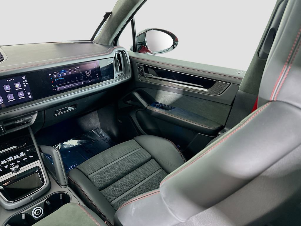 Certified 2025 Porsche Cayenne GTS AWD/4WD image 26