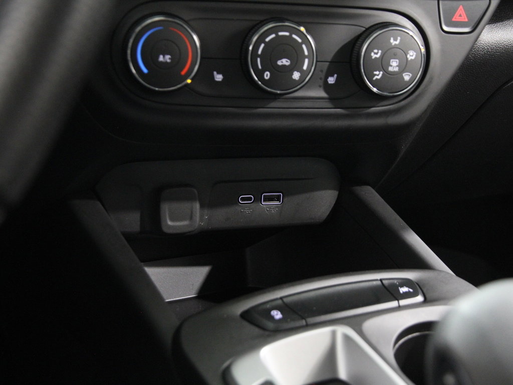 Certified 2024 Chevrolet Trax RS w/ Driver Confidence Package image 14