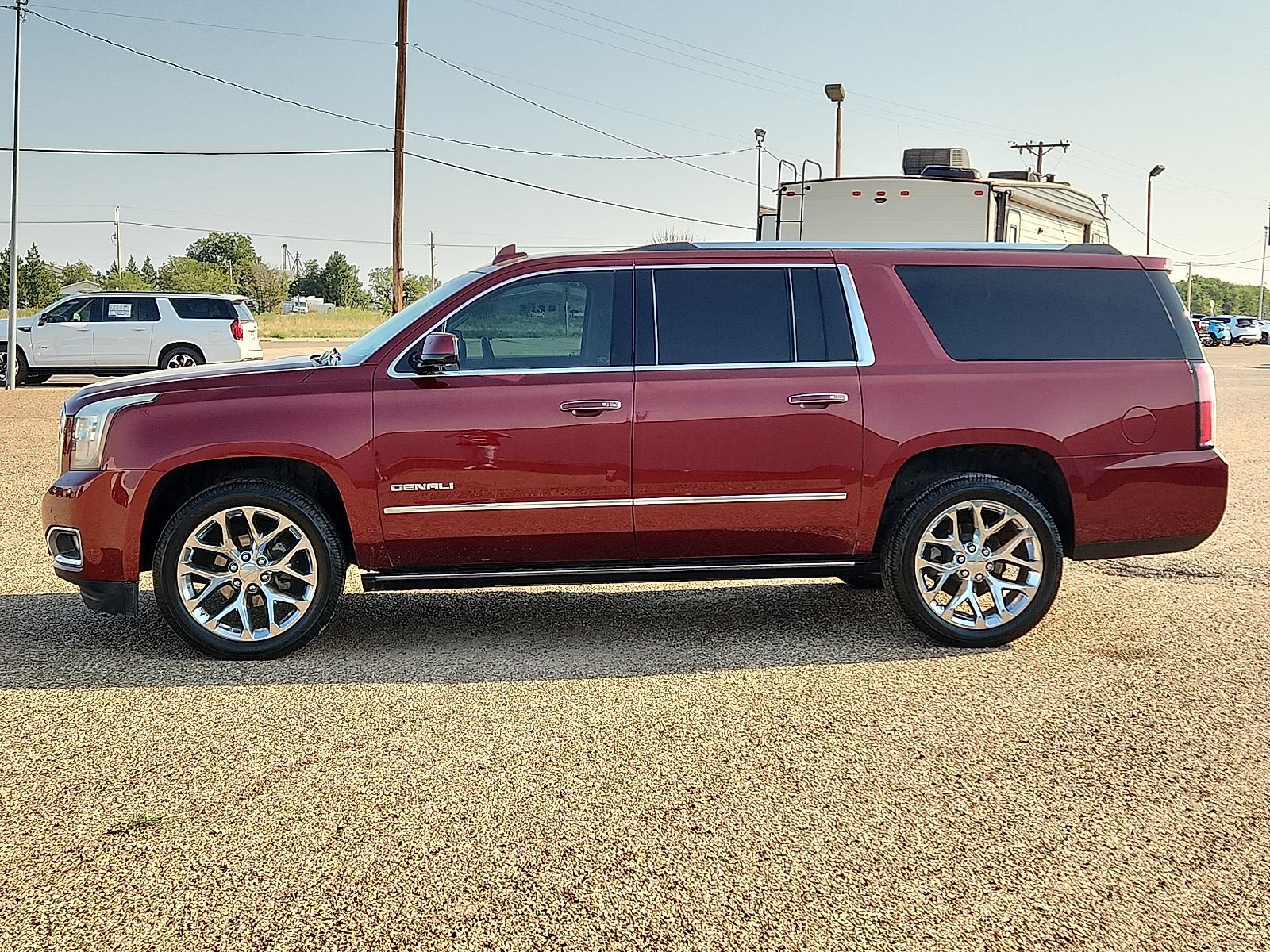 Used 2019 GMC Yukon XL Denali w/ Denali Ultimate Package AWD/4WD image 2