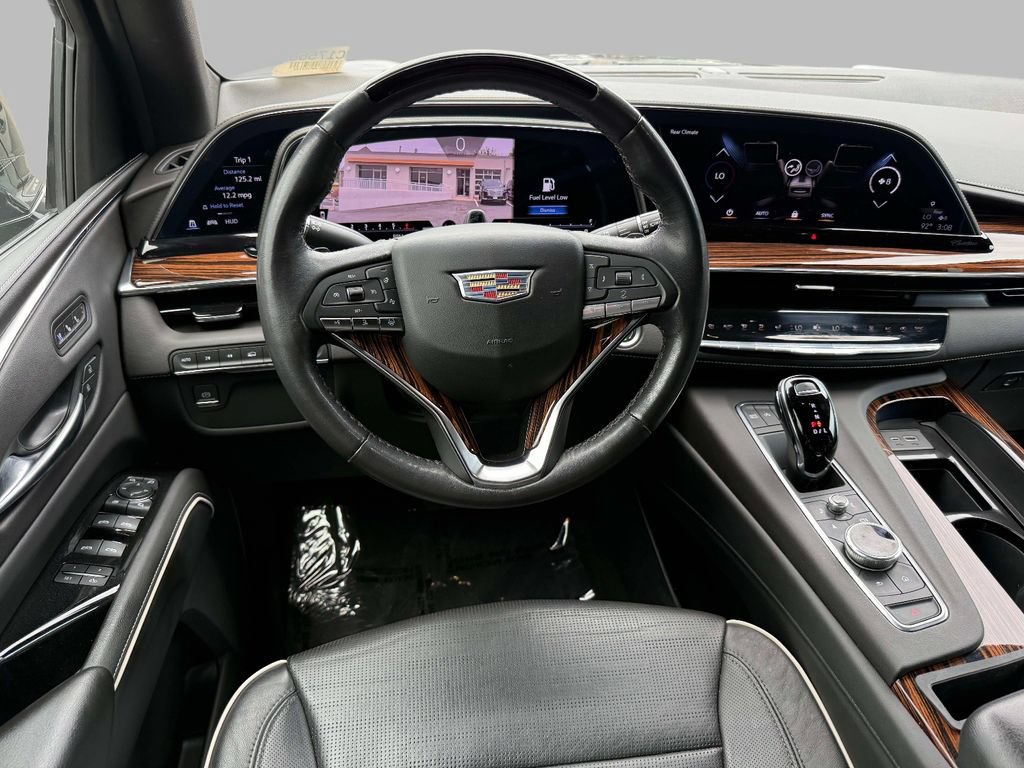 Used 2022 Cadillac Escalade Premium Luxury AWD/4WD image 4
